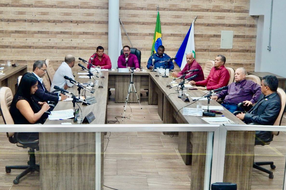 Câmara Municipal de Santana do Paraíso Discute Novos Projetos em Reunião Ordinária